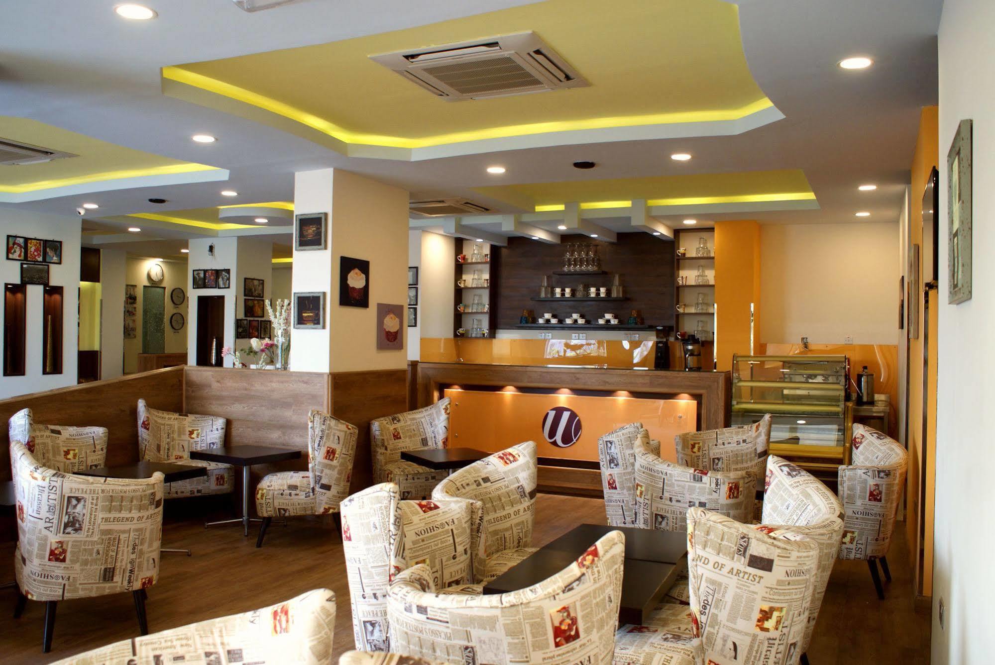 Hotel Weekend & Maskat